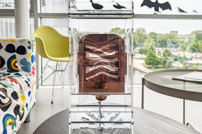 Lampe design moderne en plexiglass